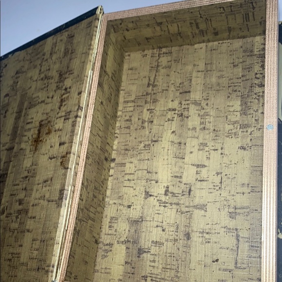 Palmistry Guide Book with Black and Gold Cover - Picture 11 of 14